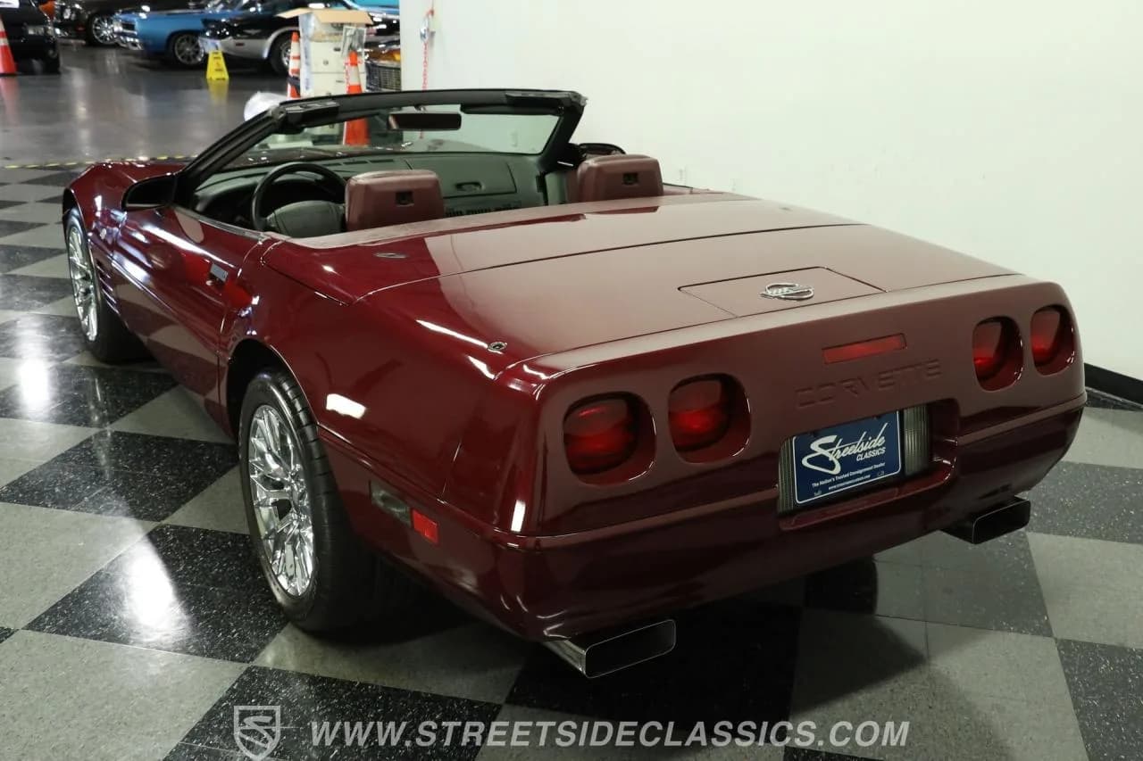 1993 Chevrolet Corvette 40th Anniversary Convertible - Thumbnail 8
