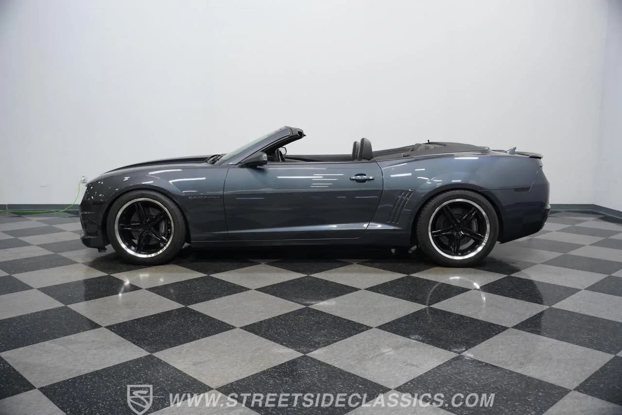 2011 Chevrolet Camaro 2SS Convertible - Thumbnail 8