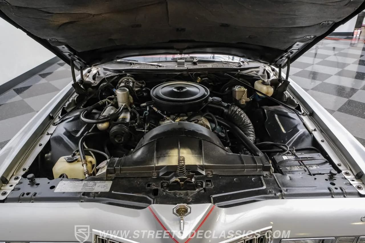 1977 Pontiac Grand Prix SJ - Thumbnail 3