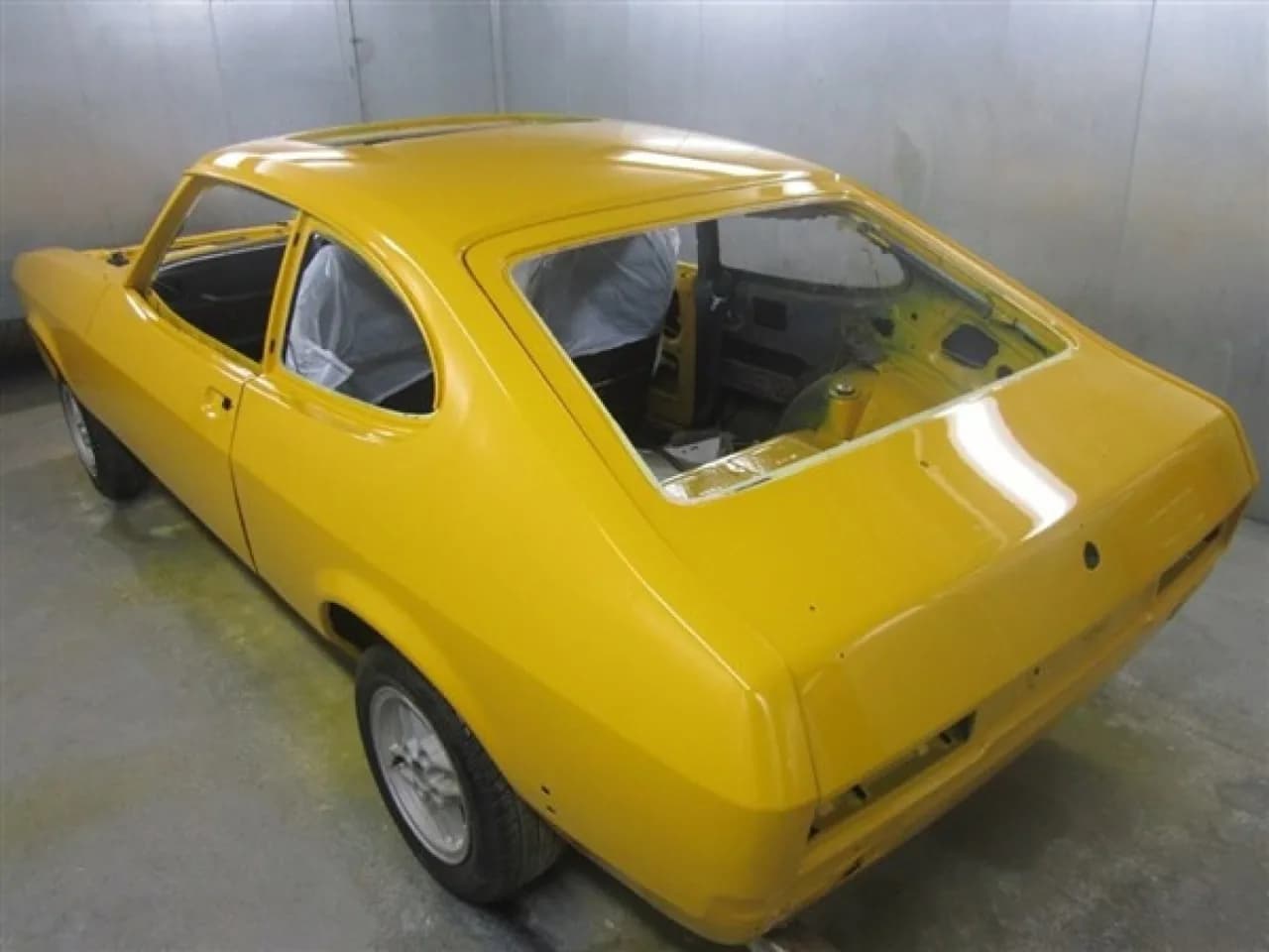 2026 Ford Capri - Thumbnail 4