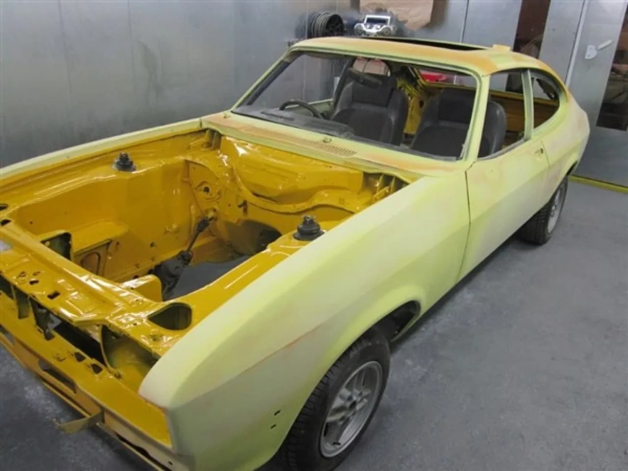 2026 Ford Capri - Thumbnail 3