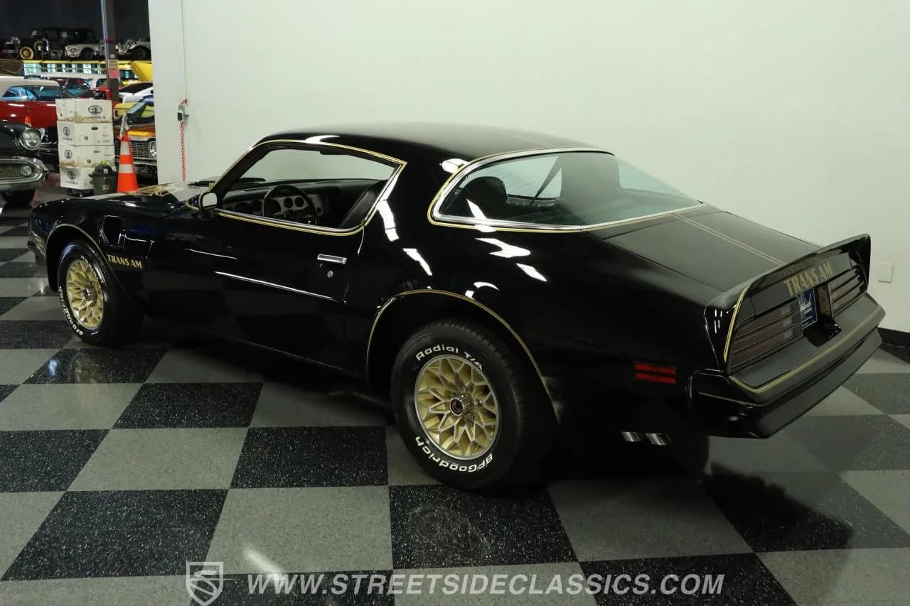 1977 Pontiac Firebird Trans Am - Thumbnail 7