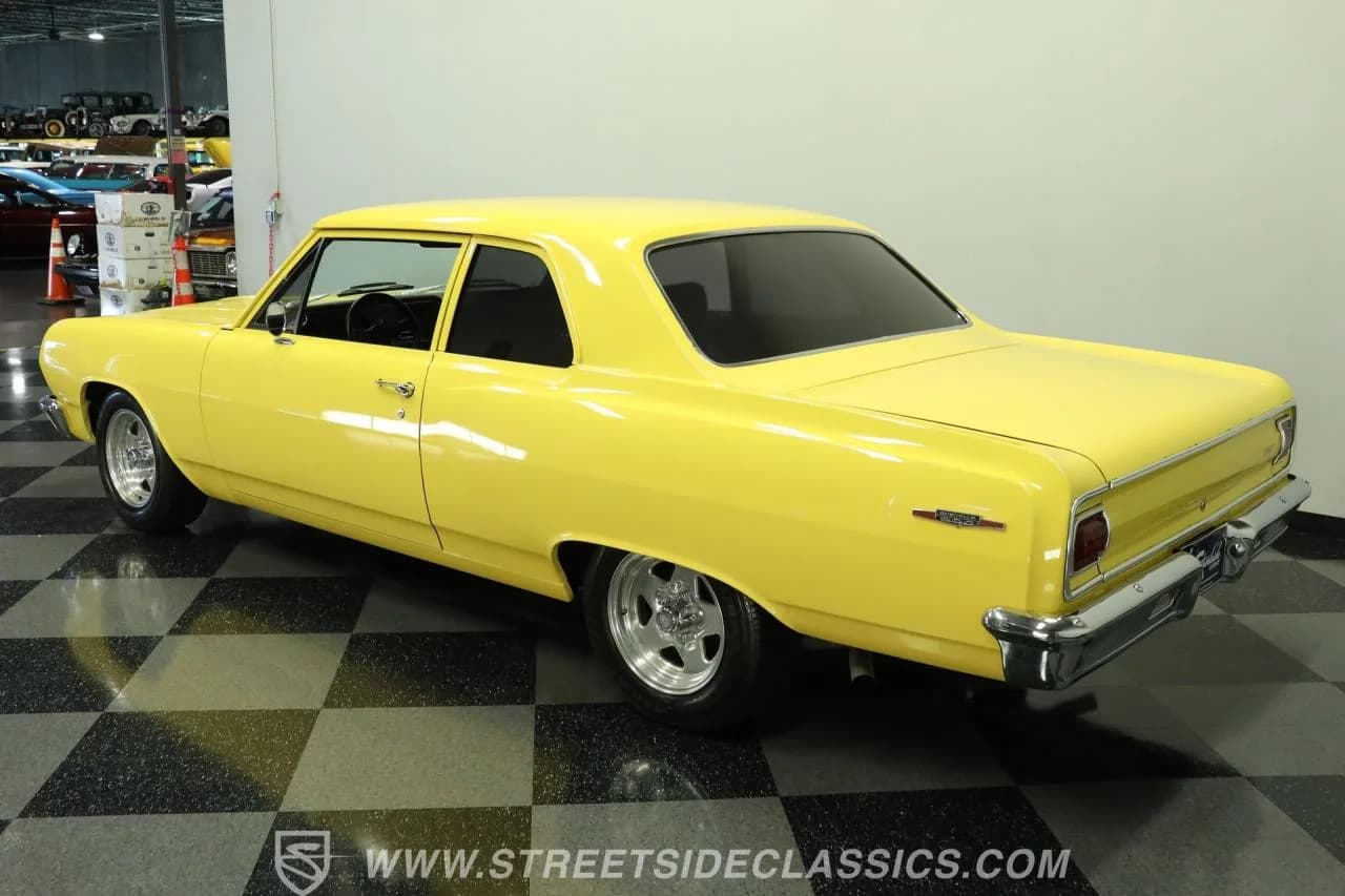 1965 Chevrolet Chevelle 300 Restomod - Thumbnail 7