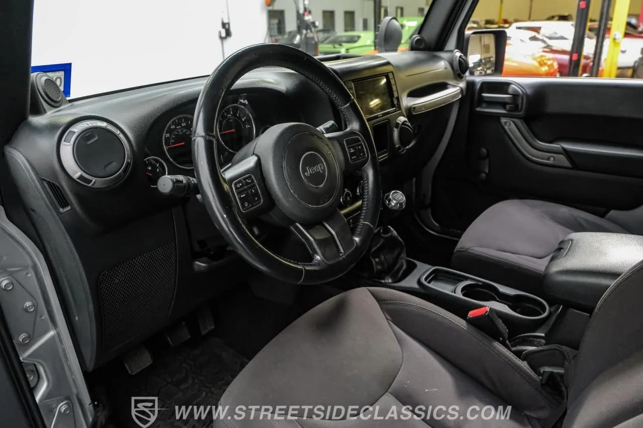 2014 Jeep Wrangler Willys Wheeler Edition - Thumbnail 4