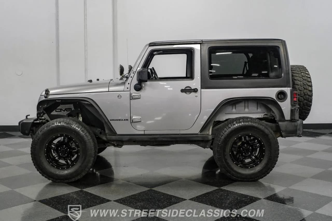 2014 Jeep Wrangler Willys Wheeler Edition - Thumbnail 2