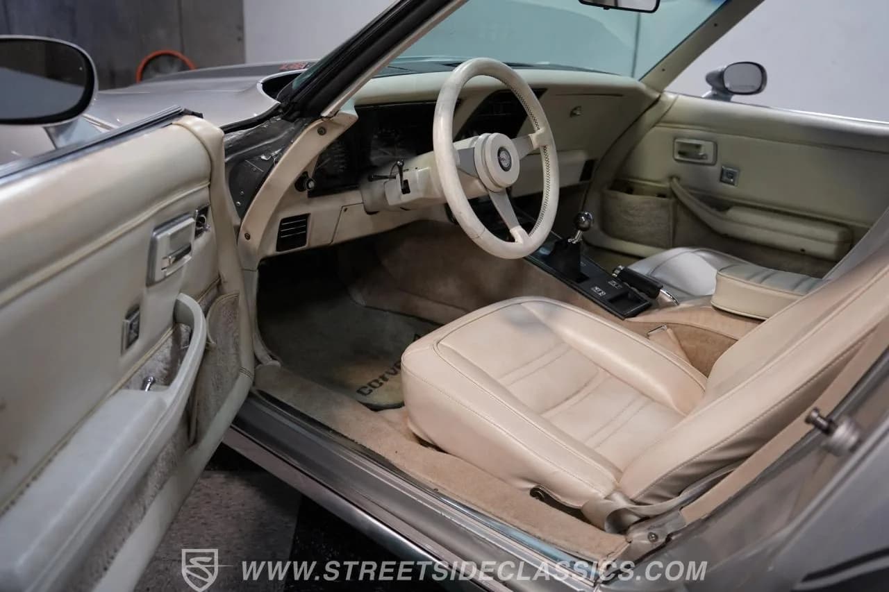 1978 Chevrolet Corvette 25th Anniversary - Thumbnail 4