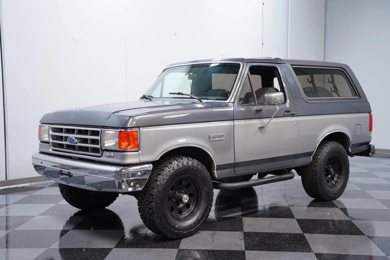 1989 Ford Bronco XLT 4X4 - Thumbnail 6
