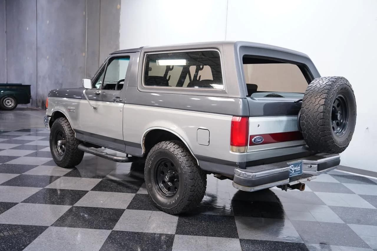 1989 Ford Bronco XLT 4X4 - Thumbnail 7
