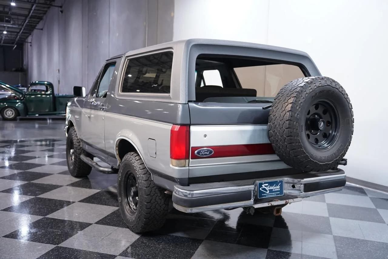 1989 Ford Bronco XLT 4X4 - Thumbnail 8