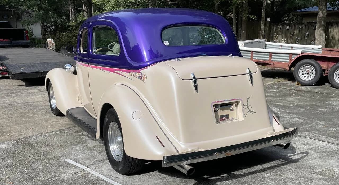 1935 Ford 48 - Thumbnail 4