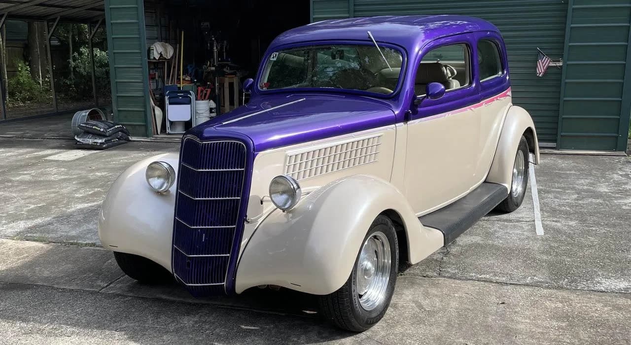 1935 Ford 48