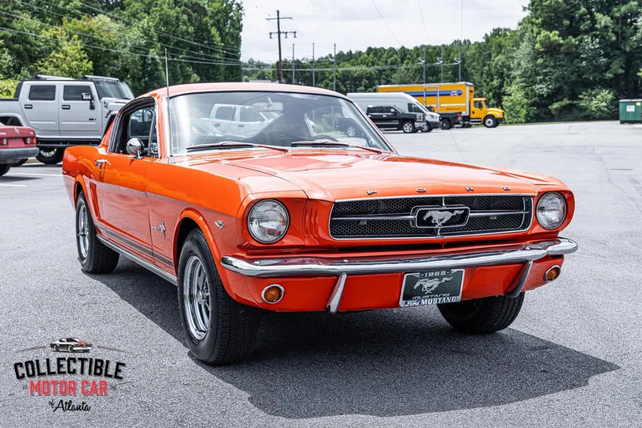1965 Ford Mustang - Thumbnail 4