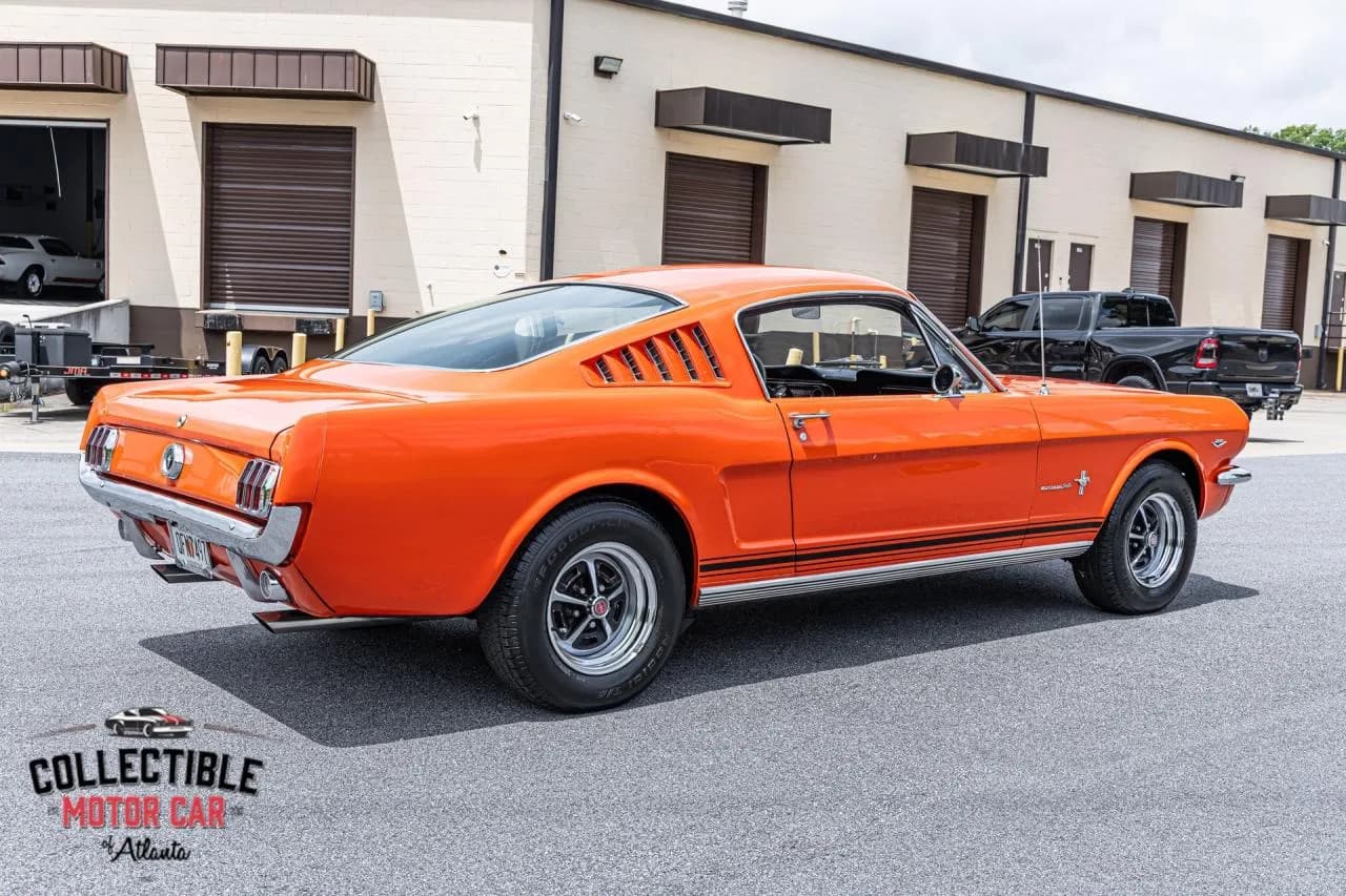 1965 Ford Mustang - Thumbnail 8