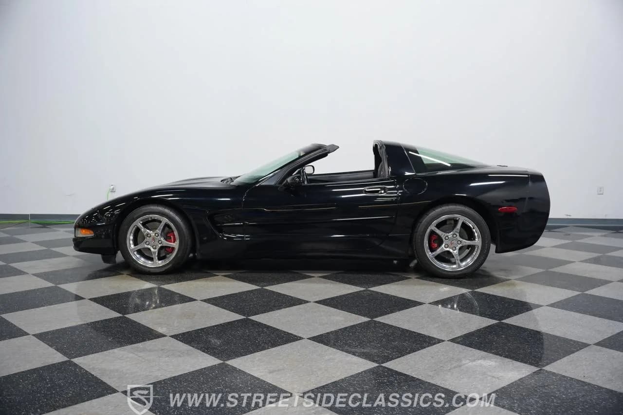2001 Chevrolet Corvette - Thumbnail 7