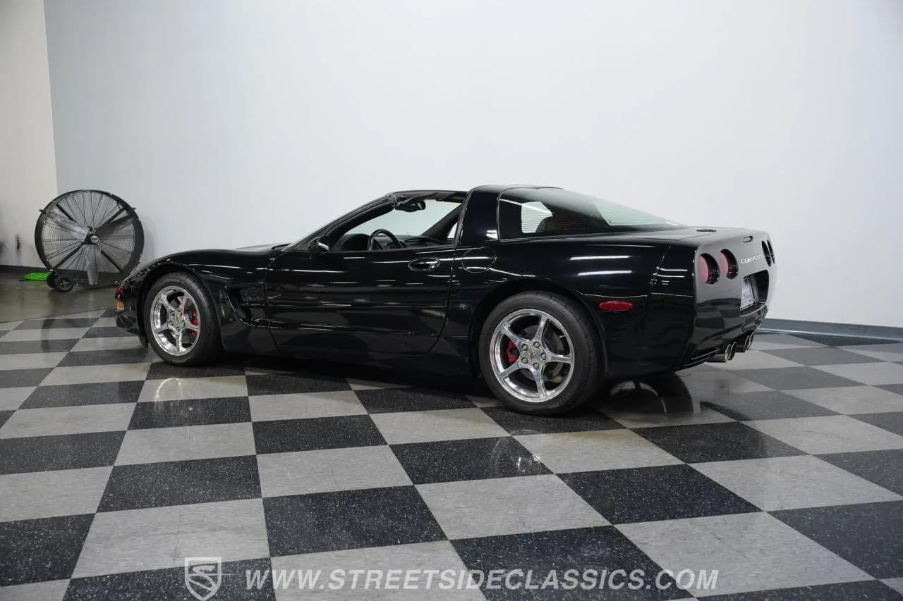 2001 Chevrolet Corvette - Thumbnail 8