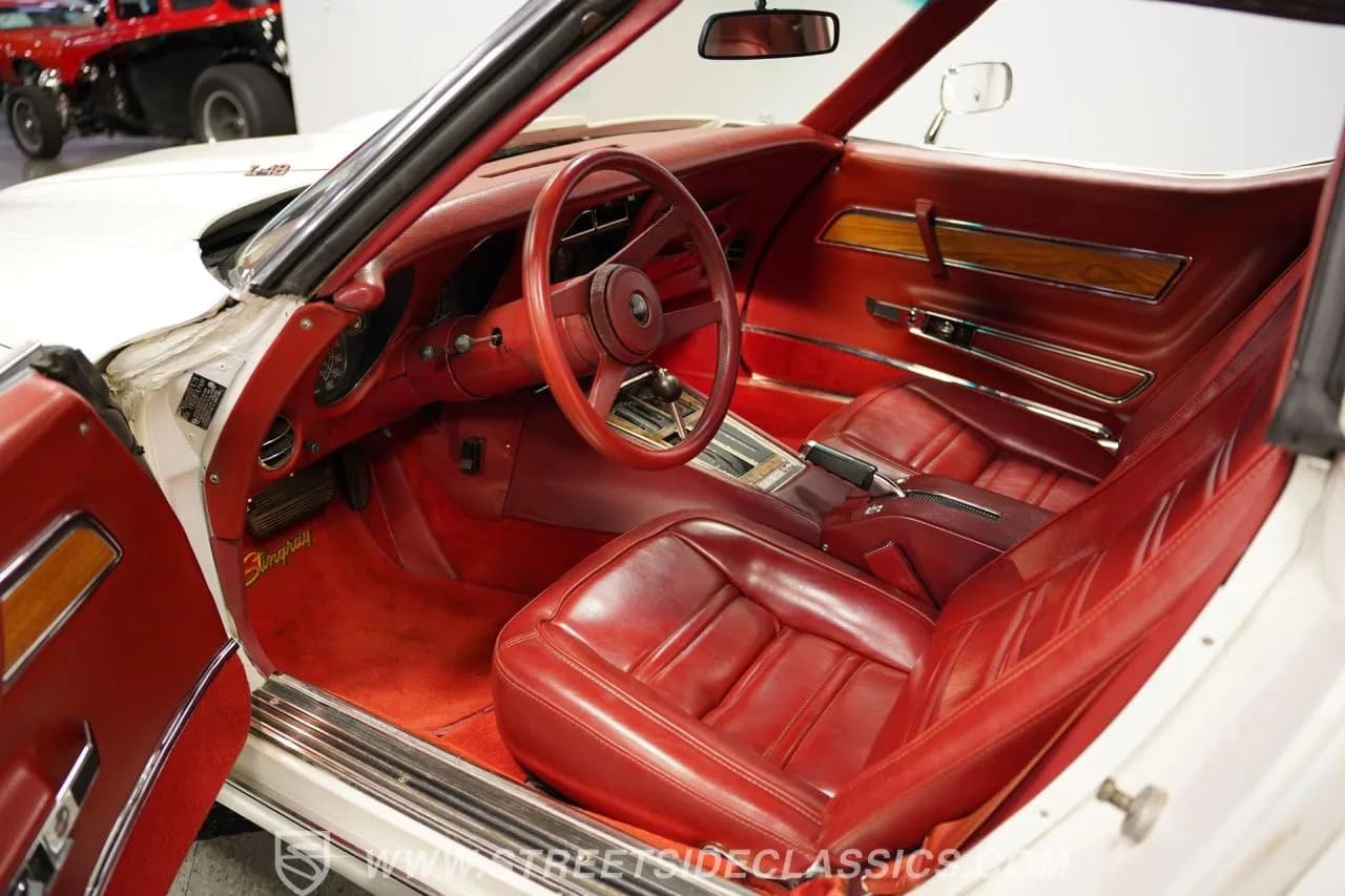 1976 Chevrolet Corvette L48 - Thumbnail 4