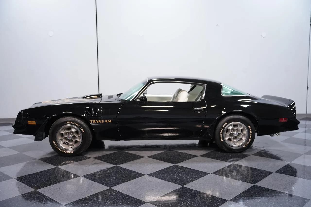 1976 Pontiac Firebird Trans Am 455 - Thumbnail 2