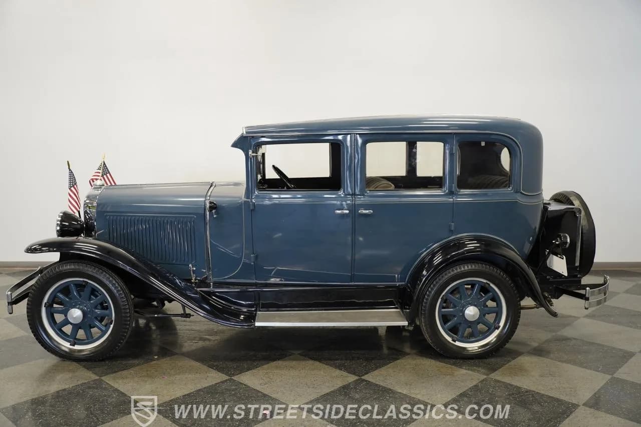 1929 Pontiac Sedan - Thumbnail 2