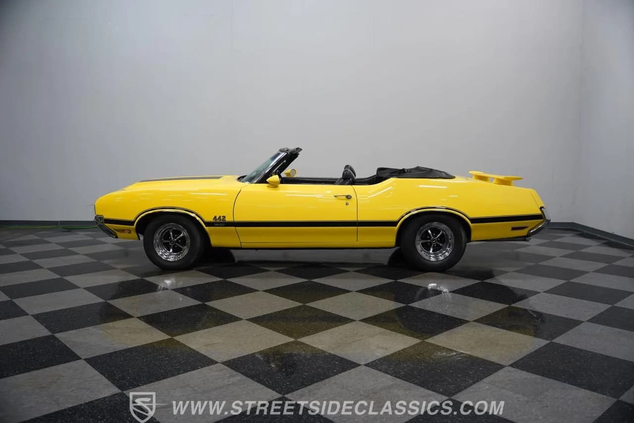 1970 Oldsmobile Cutlass 442 W30 Tribute Convertible - Thumbnail 2