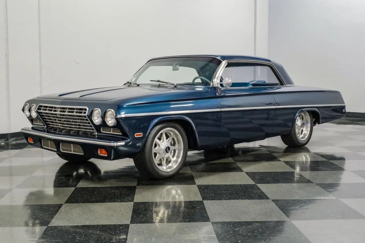 1962 Chevrolet Impala Custom Show Car - Thumbnail 4