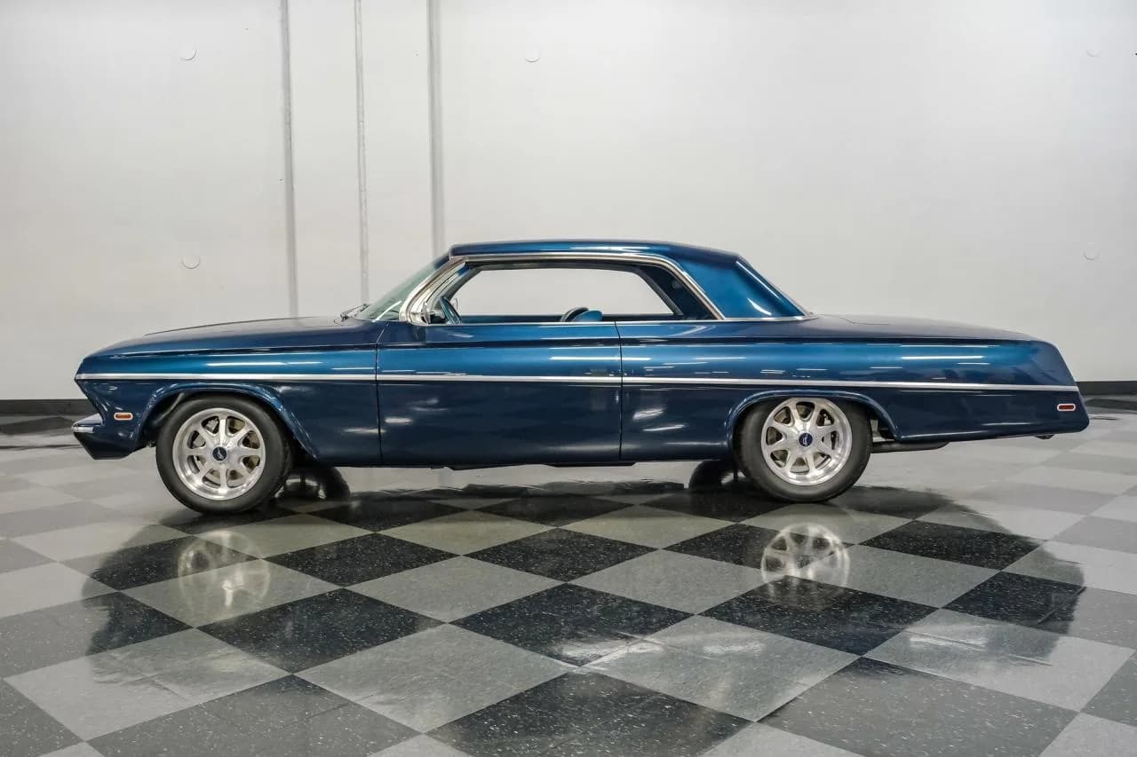 1962 Chevrolet Impala Custom Show Car - Thumbnail 2