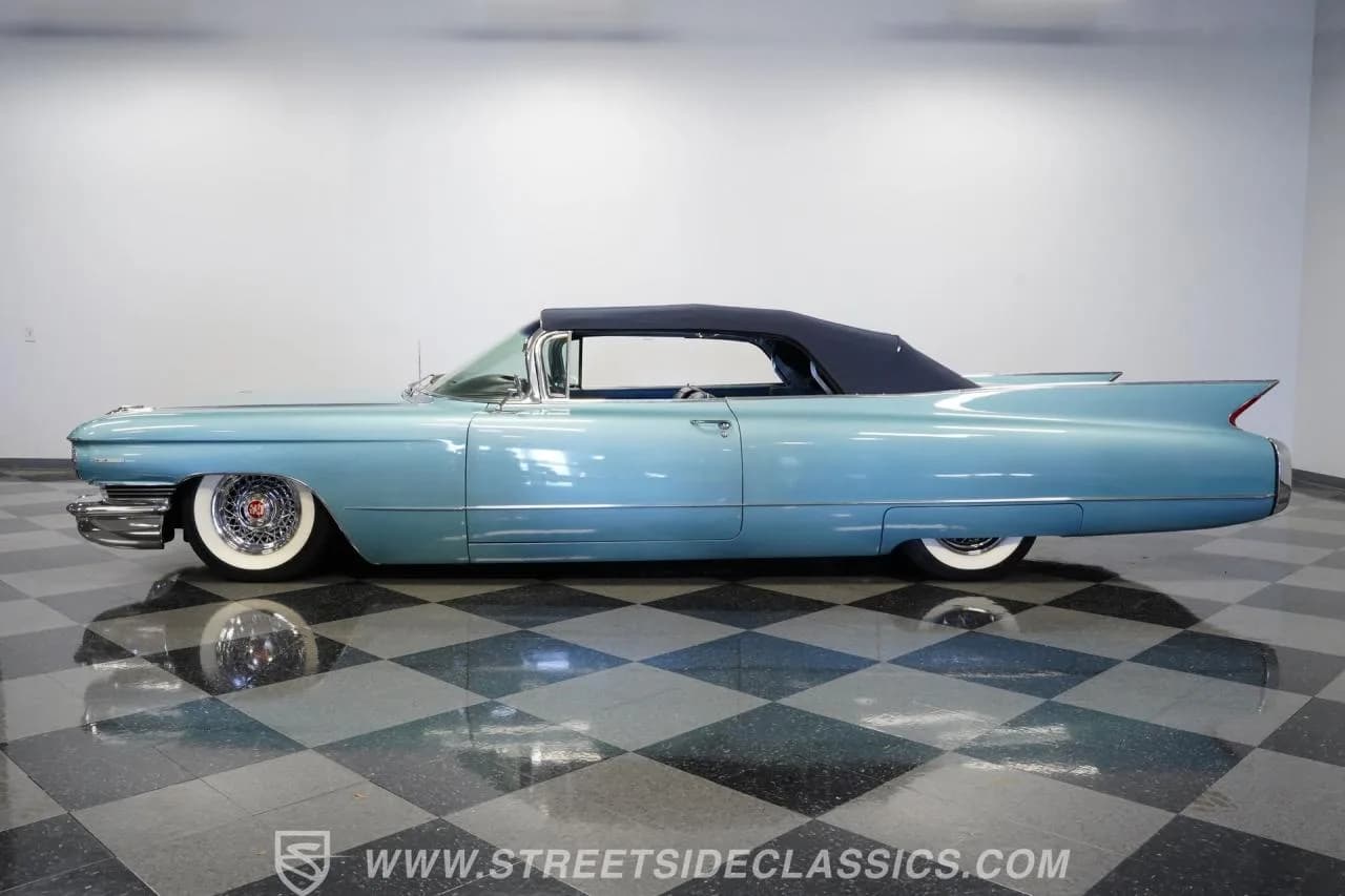 1960 Cadillac Series 62 Convertible - Thumbnail 2