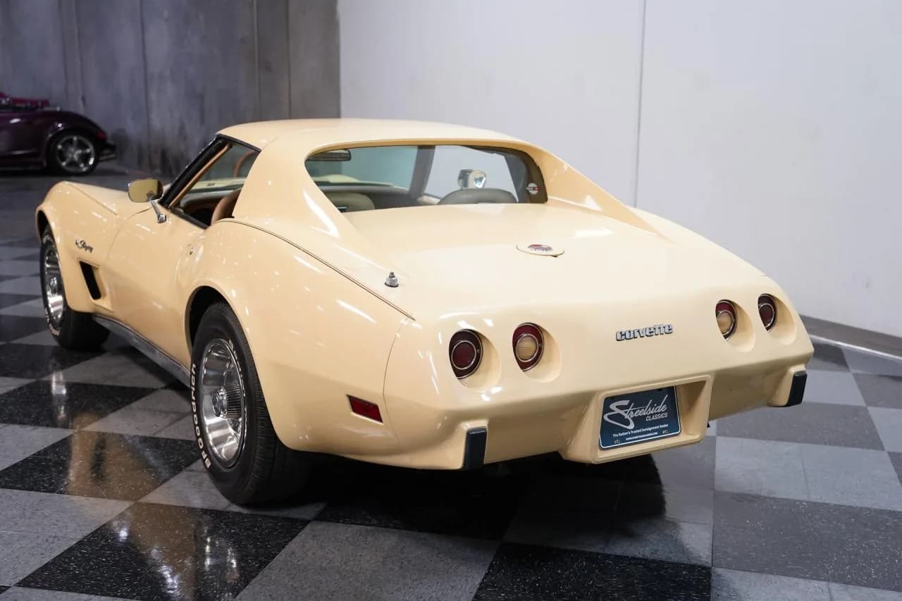1976 Chevrolet Corvette - Thumbnail 8