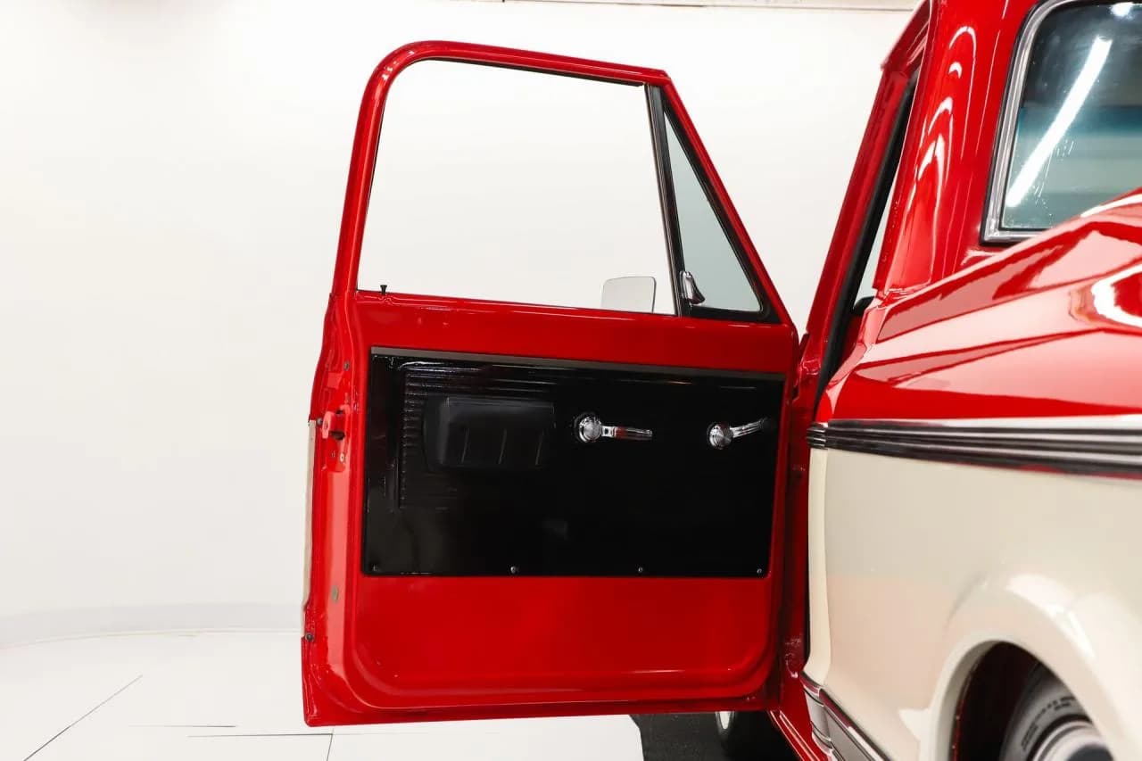 1970 Chevrolet C10 Cheyenne - Thumbnail 8
