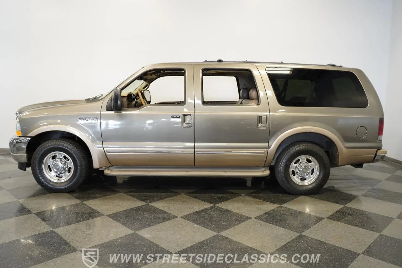 2002 Ford Excursion Limited - Thumbnail 2