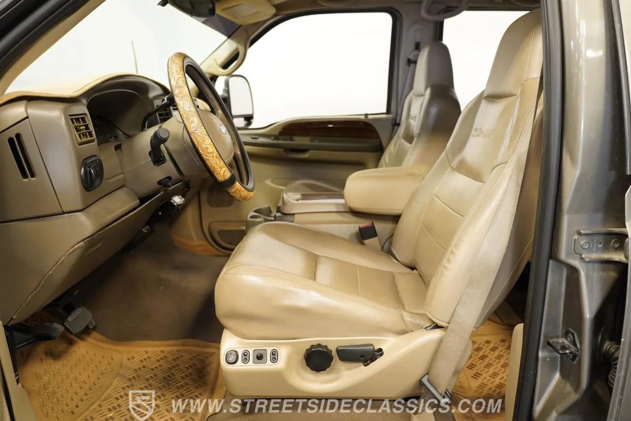 2002 Ford Excursion Limited - Thumbnail 3