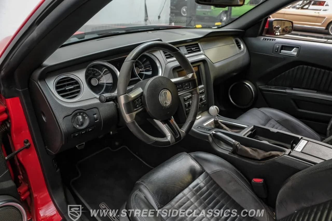 2010 Ford Mustang Shelby GT500 Convertible - Thumbnail 4