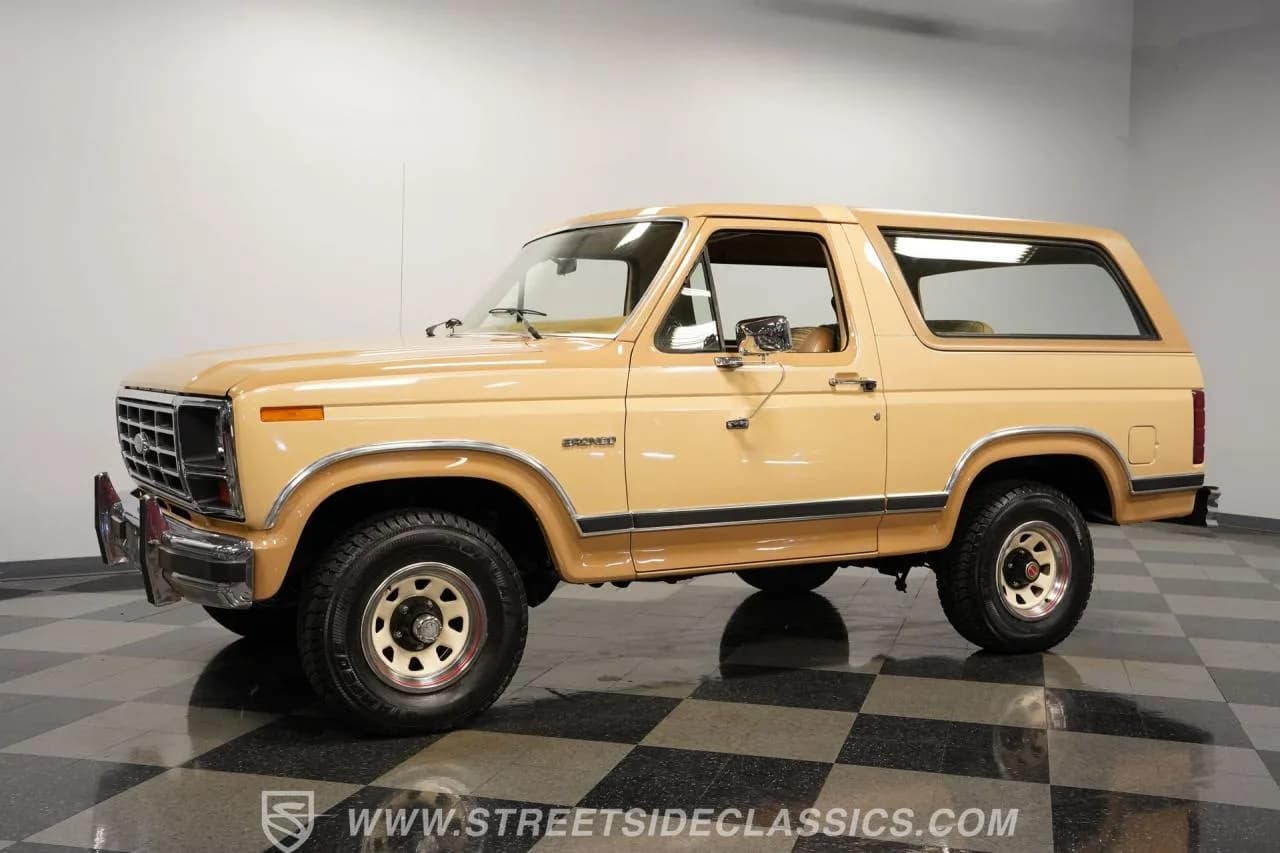 1984 Ford Bronco 4X4 - Thumbnail 6
