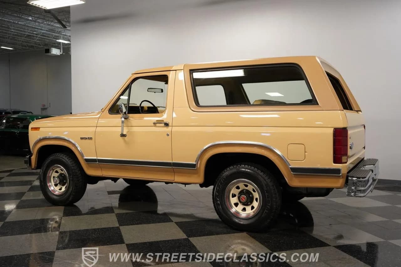 1984 Ford Bronco 4X4 - Thumbnail 8