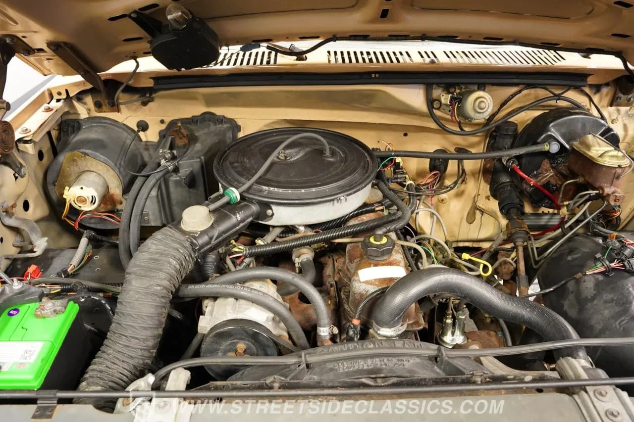 1984 Ford Bronco 4X4 - Thumbnail 3