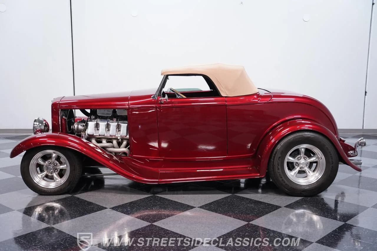 1932 Ford Roadster Boss 9 with Trailer