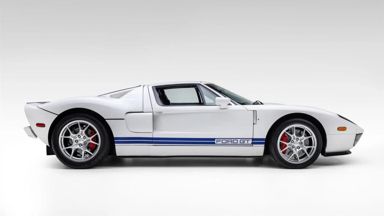 2005 Ford GT - Thumbnail 4