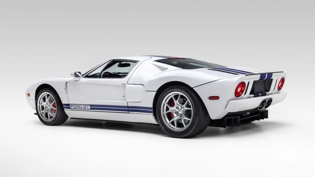 2005 Ford GT - Thumbnail 3