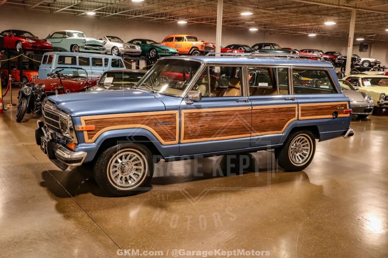 1987 Jeep Grand Wagoneer - Thumbnail 4