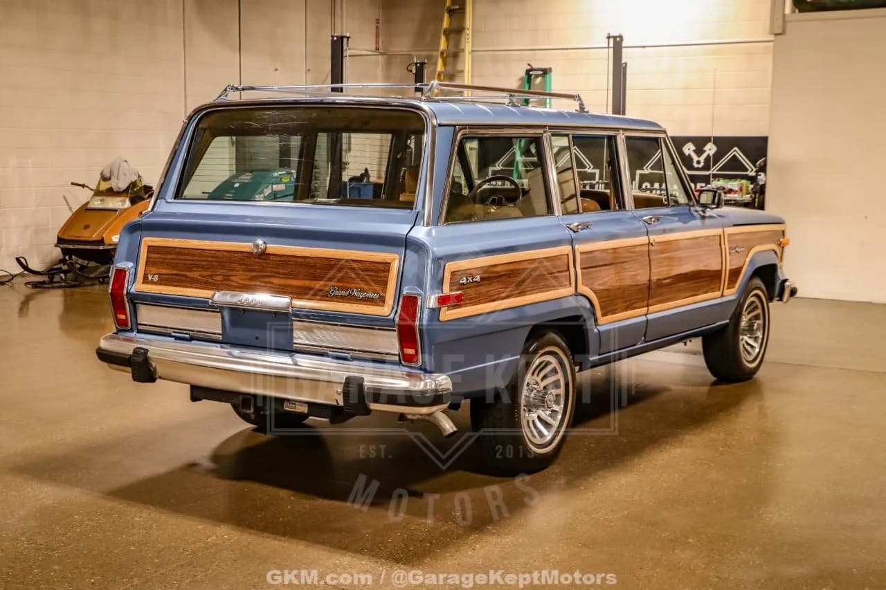1987 Jeep Grand Wagoneer - Thumbnail 8