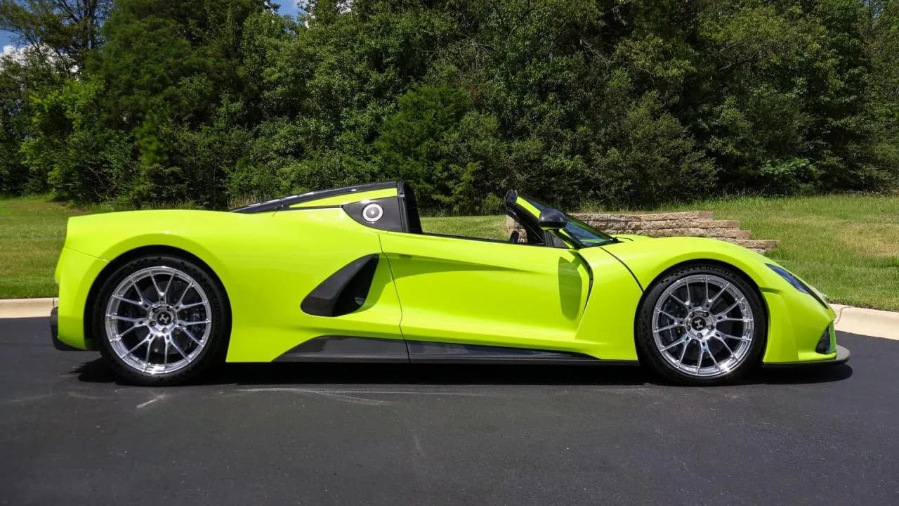 2023 Hennessey Venom F5 Roadster - Thumbnail 5