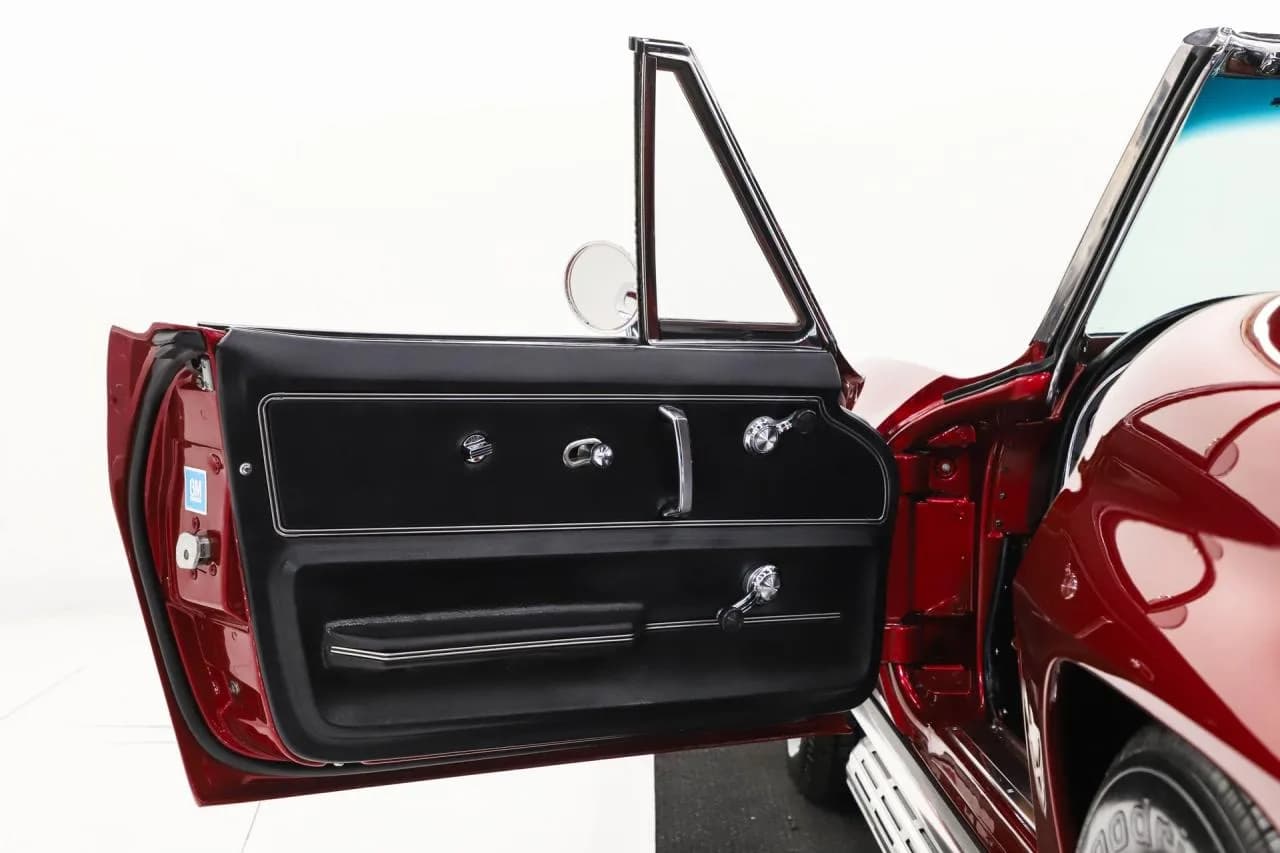 1967 Chevrolet Corvette Restomod - Thumbnail 8