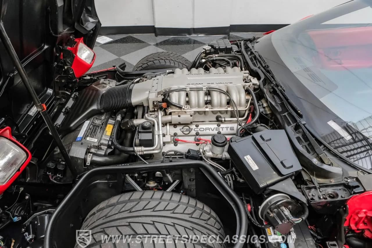1991 Chevrolet Corvette ZR1 - Thumbnail 3