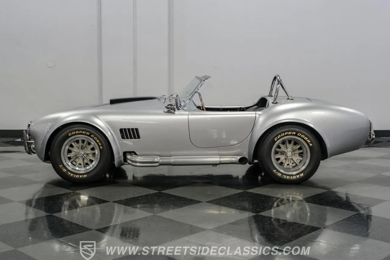 1967 Shelby Cobra Superformance MKIII - Thumbnail 2