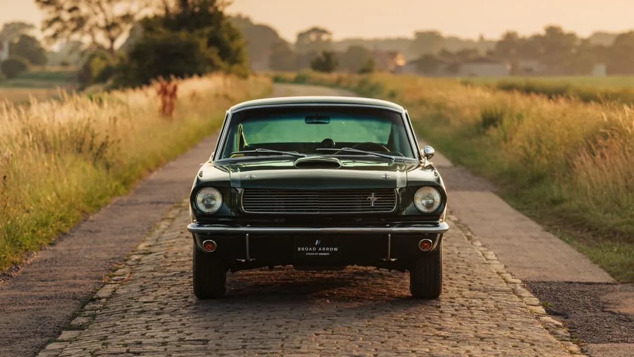 1966 Shelby GT350 Fastback - Thumbnail 4