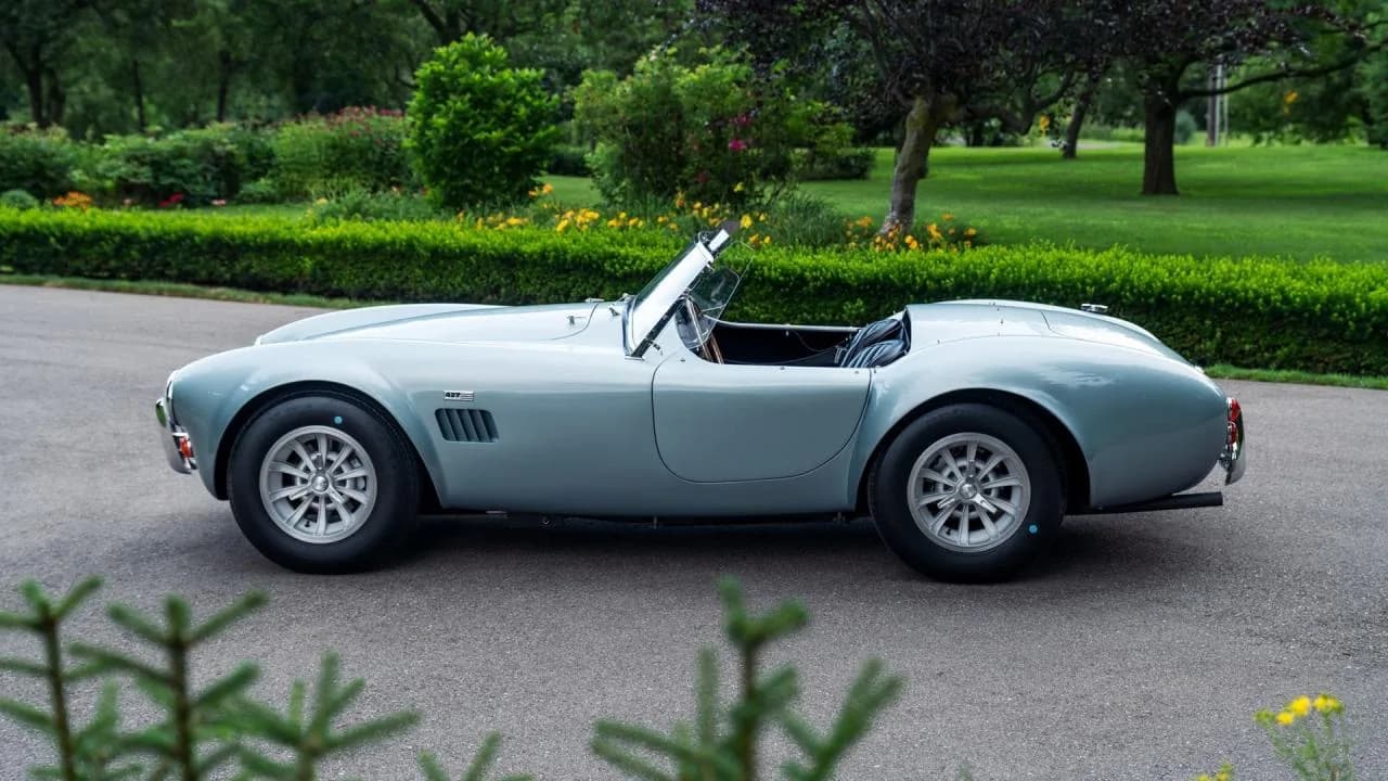 1966 Shelby 427 Cobra - Thumbnail 4