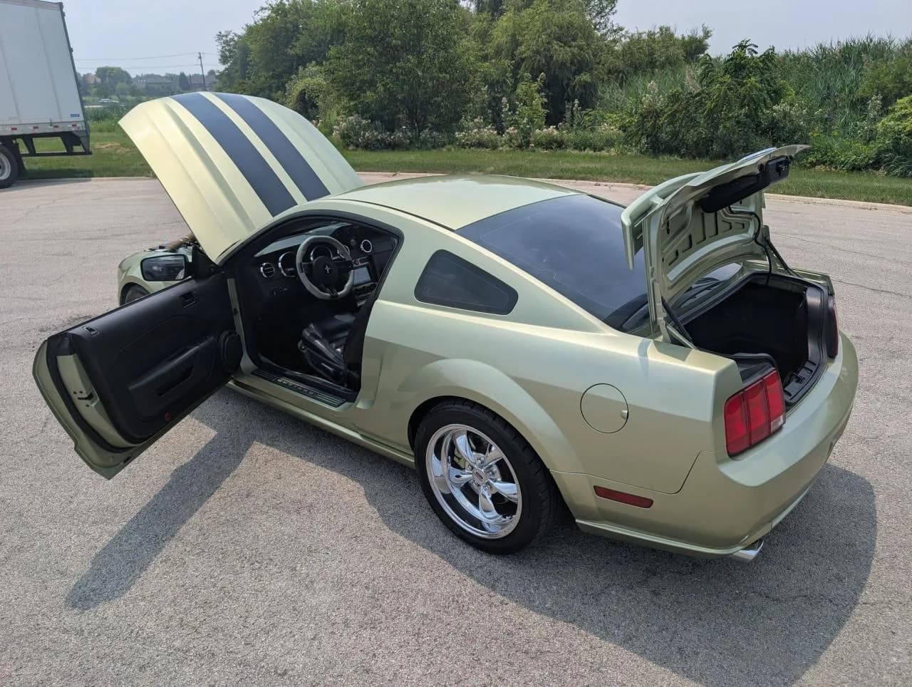 2005 Ford Mustang GT Premium Turbocharged - Thumbnail 4