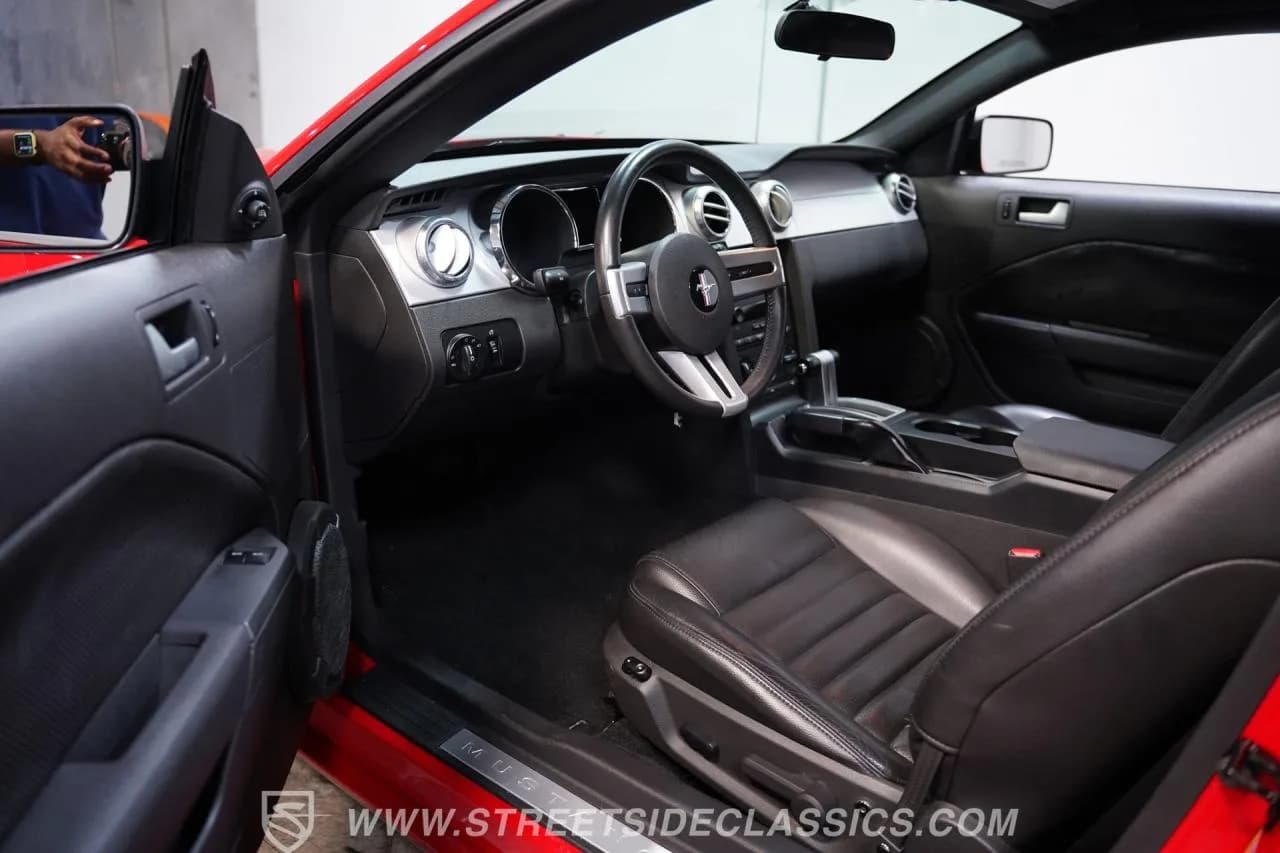2005 Ford Mustang GT - Thumbnail 4