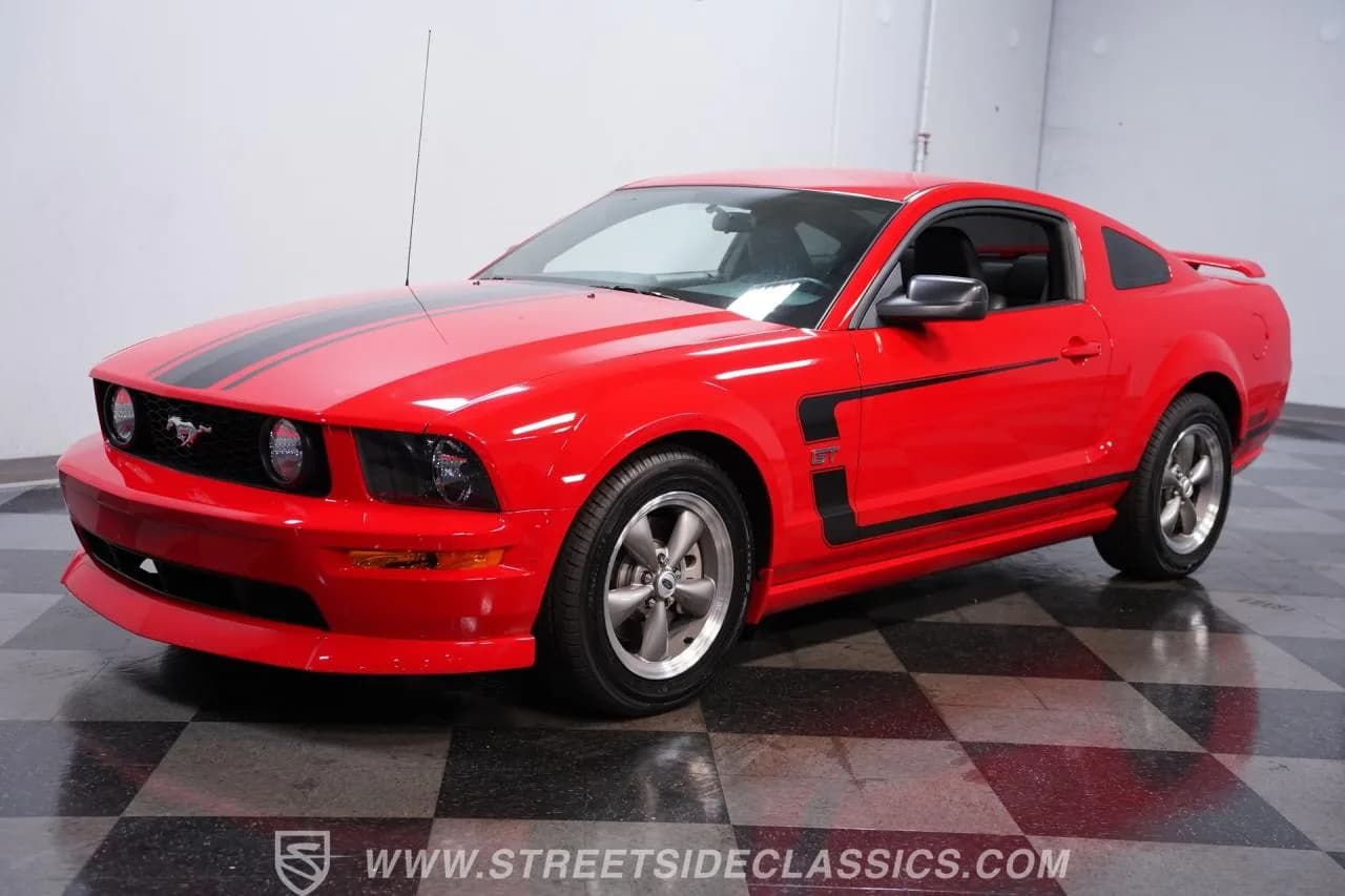 2005 Ford Mustang GT - Thumbnail 6