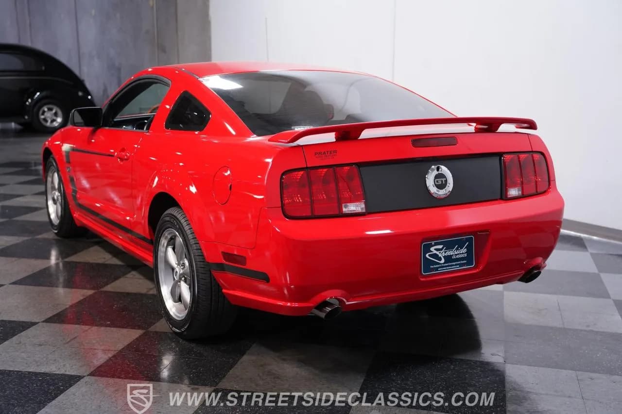 2005 Ford Mustang GT - Thumbnail 8
