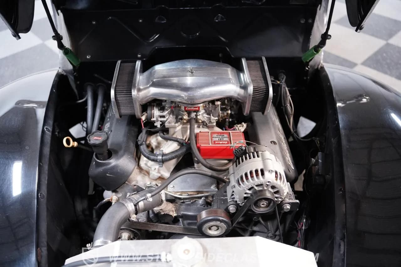 1940 Ford Tudor Sedan Restomod - Thumbnail 3